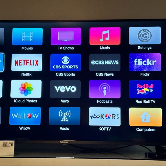 Apple TV. 3rd generation with remote, box, power cord. Model A1469 - Picture 5 of 5
